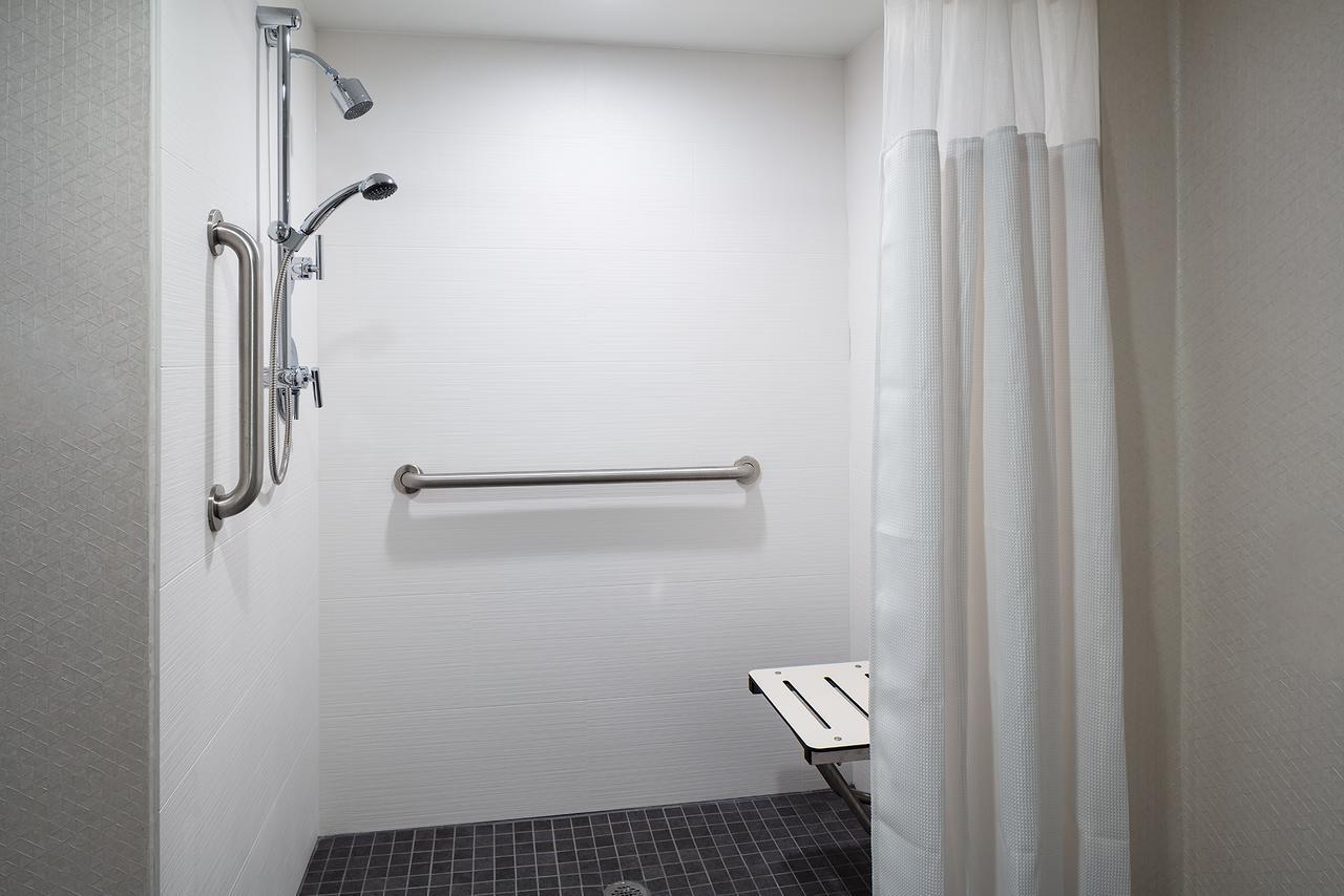 Hotel Fairfield & By Marriott Providence Airport Warwick